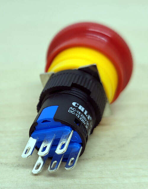 Taiss/22mm 12-220V 3A Gemonteerde draad 3 Pin vergrendeling Noodstop Drukknop Schakelaar Roestvrij staal Metaal Kleine 1NO 1NC Drukknopschakelaars voegen aansluiting Plug