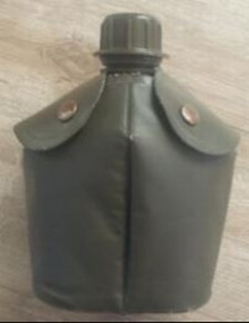 Veldfles orgineel nederlandse leger gebruikt  plastic hoes groen