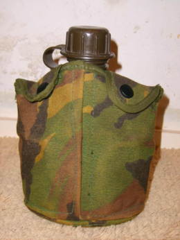 Veldfles orgineel nederlandse leger gebruikt camouflage hoes