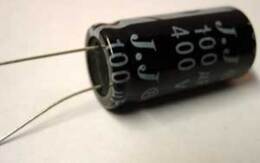 Elco 100uF / 450Volt