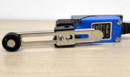 Eindschakelaar met arm