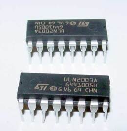 ULN2004A Darlinton Array, 4 stuks.